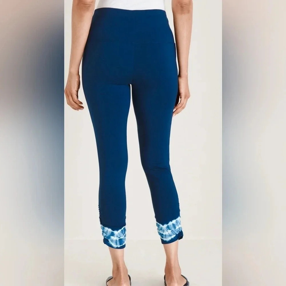 Chico's Zenergy So Slimming Petite Ruched Tie Dye Hem Crop Leggings, 0, US 4/6